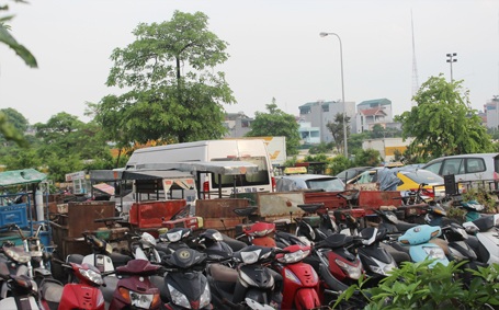 Hà Nội: “Xót ruột” nhìn hàng nghìn xe máy biến thành sắt vụn - 13 Cả xe ba gác cũng đang chịu chung số phận