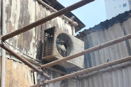 Điều hòa bị cháy rụi