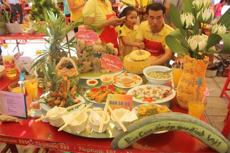 100 mâm cơm gia đình Việt đẹp như “rồng bay, phượng múa” - 5 Mâm cơm của gia đình anh Nam giành giải nhất cuộc thi