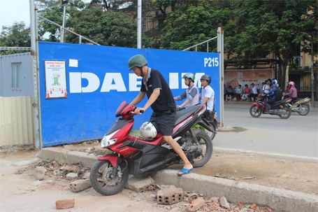 Nhiều xe đã bị mắc kẹt như thế này