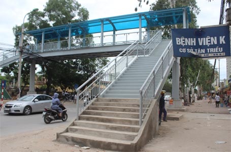 Hà Nội: Cầu vượt ở bệnh viện K "ra đời" sau bức “tâm thư” đã hoàn thành - 2 Cây cầu vượt sau bức tâm thư đã được hoàn thành