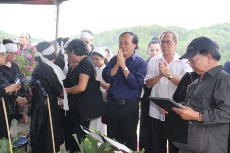 Đạo diễn Tất Bình thành kính tiếc thương NSND Đình Quang