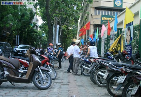 Mức phạt hành chính khi “để xe không đúng nơi quy định”? - 1 Mức phạt hành chính khi “để xe không đúng nơi quy định”? - 1