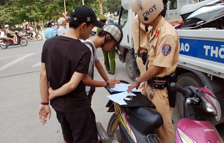 Xe chưa đăng ký, có được tham gia giao thông ?