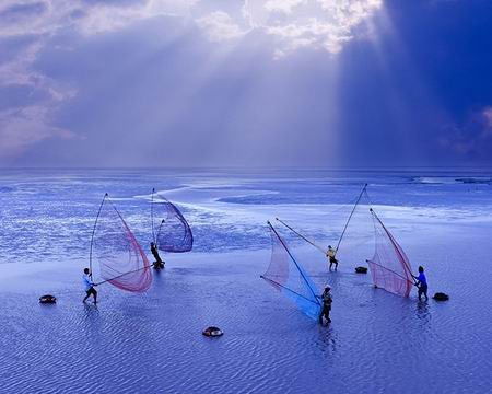 Việt Nam và những khoảnh khắc tuyệt đẹp - 11 Trên bãi biển Bạc Liêu.