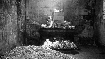 Rùng rợn những địa danh bị “ma ám” nhiều nhất thế giới - 6 5. Hầm mộ Paris