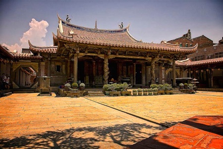 Đền Long Sơn (Long Shan), một ngôi đền Paoan 200 năm tuổi trên núi Rồng