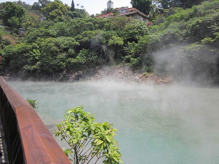 Suối nước nóng ở Beitou ấm áp quanh năm nhờ vào nguồn nước từ ngọn núi lửa Dương Minh