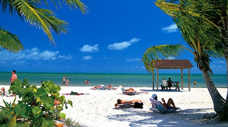 Khám phá thiên đường “biển xanh, cát trắng” Florida - 4 Các khu nghỉ dưỡng trên bãi biển của Florida luôn khiến du khách hài lòng