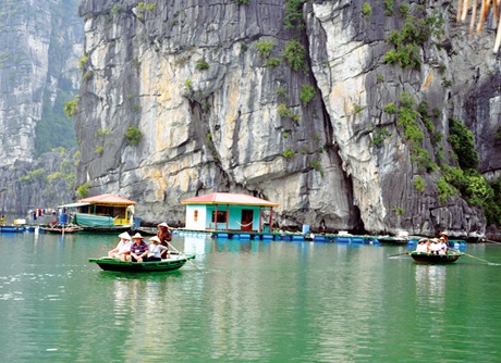 Việt Nam đặt mục tiêu phát triển du lịch biển tầm cỡ quốc tế - 1 Việt Nam đặt mục tiêu phát triển du lịch biển tầm cỡ quốc tế năm 2012 (ảnh minh hoạ)