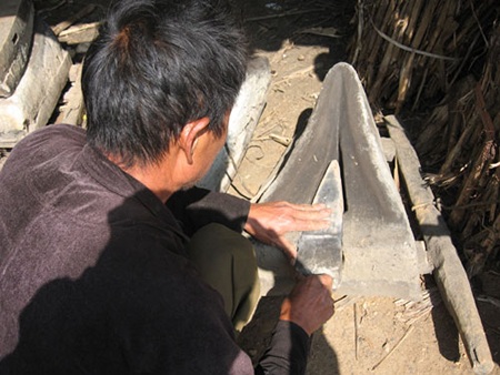 Nghề đúc lưỡi cày trên phía đỉnh trời - 1 Những nghệ nhân rèn người Mông thường được sinh ra trong những gia đình có nghề rèn truyền thống
