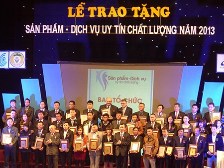 Công bố 130 nhãn hàng uy tín, chất lượng được người tiêu dùng bình chọn - 2 130 doanh nghiệp vinh dự nhận giải năm 2013