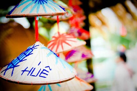 Về thăm làng nón bài thơ! - 3 Vùng đất này xưa kia nổi danh có nhiều cô gái xinh đẹp, làm say đắm bao chàng trai trong vùng