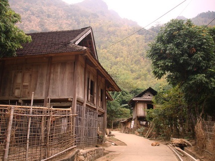 Mai Châu - thung lũng bình yên! - 2 Đến Mai Châu vào thứ bảy mỗi tuần, du khách có dịp tham quan chợ phiên của người Thái