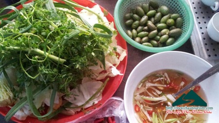 Khám phá vị đặc trưng trong ẩm thực người Thái - 1 Món đặc trưng nhất là bắp cải cuốn nhót