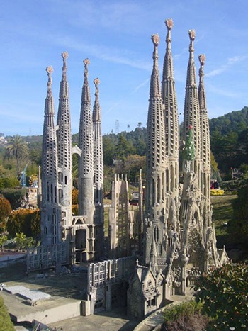 Ghé thăm Barcelona - thành phố cổ quyến rũ nhất Tây Ban Nha - 3 Những nhà thờ bằng đá mang đậm phong cách kiến trúc thời Phục hưng