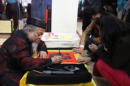 Xin chữ, xin phúc đầu năm - 2 Xin chữ, xin phúc đầu năm