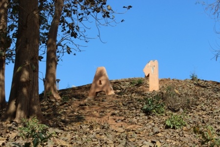 Cứ điểm này cao 32m so với
mặt đường có diện tích 53.000 m