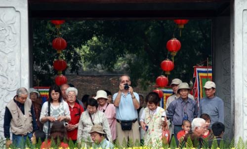 Hà Nội: Du khách bị chặt chém, xin lỗi tùy trường hợp - 2 Du lịch xin lỗi rồi lại mắc lỗi