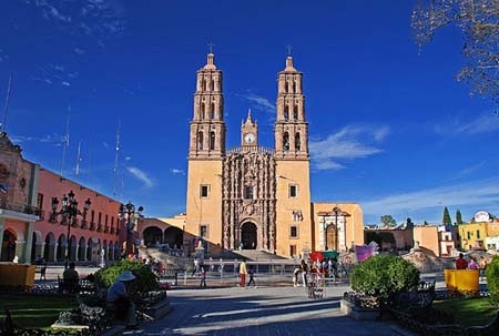 Đắm mình trong thành phố đầy màu sắc cổ tích của Mexico - 4 Guanajuato còn được coi là thành phố của những
nhà thờ