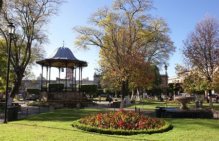 Đắm mình trong thành phố đầy màu sắc cổ tích của Mexico - 8 Guanajuato còn được coi là thành phố của những
nhà thờ