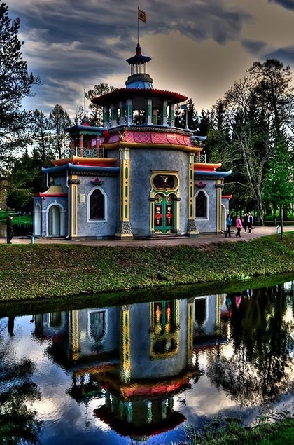 Những địa danh kỳ bí đáng khám phá nhất thế giới - 8 Cung điện mùa
Hè, Saint Petersburg, Nga