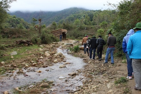 Đeo bám, chèo kéo khách du lịch làm xấu hình ảnh Điện Biên