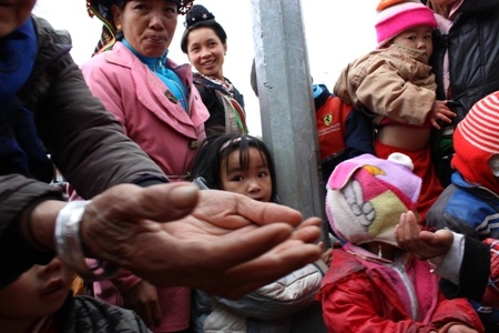 Đeo bám, chèo kéo khách du lịch làm xấu hình ảnh Điện Biên