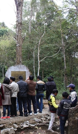 Đeo bám, chèo kéo khách du lịch làm xấu hình ảnh Điện Biên