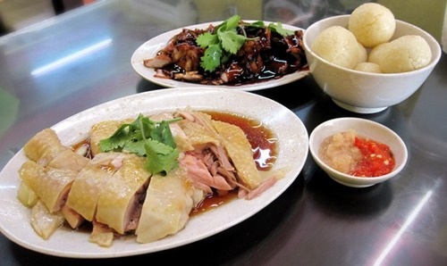 Thưởng thức ẩm thực ngon tuyệt khi đến Malaysia - 2 Món cơm gà viên nổi tiếng của Malacca (ảnh minh hoạ)