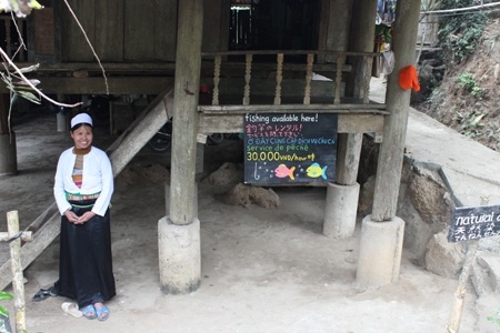 Ở xứ này, tất cả các nếp nhà sàn truyền thống của xứ mường này vẫn còn được lưu giữ nguyên bản