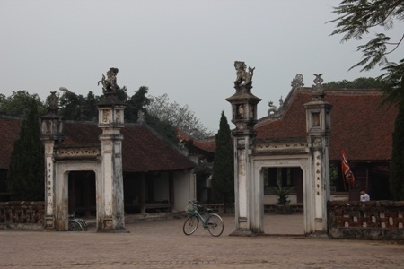 Du khách đến đến đây chẳng còn gì khác để tiêu tiền …