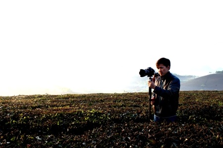 Mải mê săn ảnh giữa nông trường chè