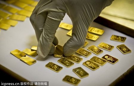 Hoa mắt với... vàng ở “thiên đường mua sắm” Dubai - 7 Cận cảnh quy trình làm việc của một người thợ