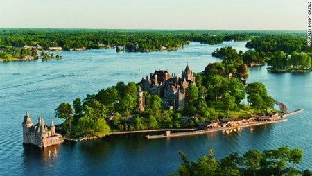 Những tòa lâu đài có vị trí đắc địa, độc đáo nhất thế giới - 7 Những tòa lâu đài có vị trí đắc địa, độc đáo nhất thế giới