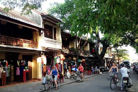 Hình ảnh Việt Nam “đẹp mà gần gũi” trên báo nước ngoài - 8 Một góc phố ở Hội An