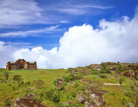 Những thành phố bạt ngàn mây phủ