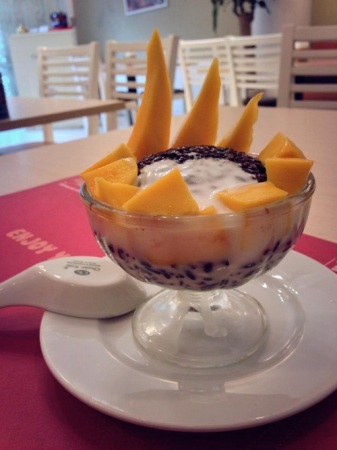 Đến Sài Gòn thưởng thức chè “ngoại” - 3 Đến Sài Gòn thưởng thức chè “ngoại”