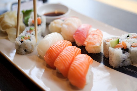 Tiệc ẩm thực cho ngày 8/3 - 3 Các món sushi hấp dẫn