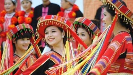 Mùa xuân tôn vinh văn hóa dân tộc 2014 - 2 Chương trình góp phần chia sẻ với trẻ em có hoàn cảnh đặc biệt khó khăn (ảnh: Internet)