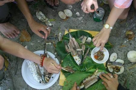 Nghỉ lễ 30/4 ra đảo Hải Tặc “hóa thân” thành... Rôbinsơn - 6 Rồi tự về nấu ăn trên đảo