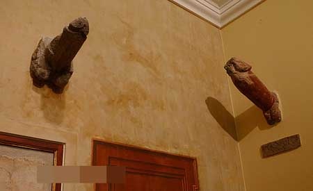 Tới thăm bảo tàng sex nổi tiếng ở Napoli - 10 Dê thần đực và cái.