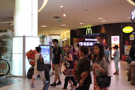 Hè đến, các tour ngoại lại “hút” khách…