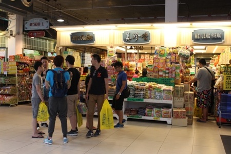 Hè đến, các tour ngoại lại “hút” khách…