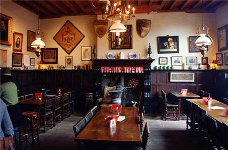 Điểm danh những quán bar lâu đời nhất thế giới