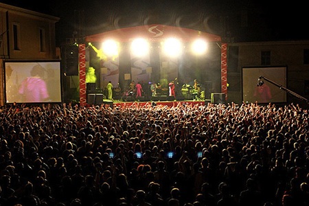 Đây là một lễ hội âm nhạc mùa hè tuyệt vời ở Serbia, được tổ chức tại địa điểm duy nhất