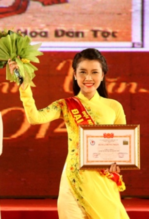 Ấm áp đêm nghệ thuật “Khát vọng mùa xuân” - 4 Nhiều tiết mục văn nghệ đặc sắc được biểu diễn trong đêm Khát vọng mùa xuân