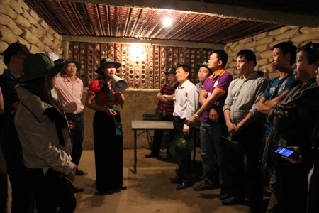 Lán lá “đè bẹp” hầm bê tông trên đất Điện Biên