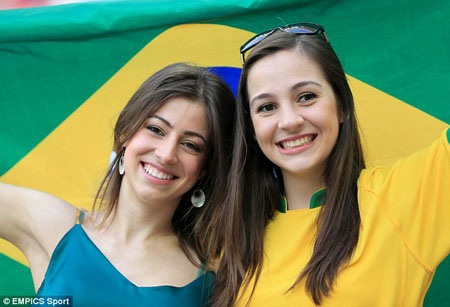 Phụ nữ Brazil được bình chọn "bốc lửa" nhất hành tinh - 2 Các cô gái xứ Samba được mệnh danh nóng bỏng nhất thế giới