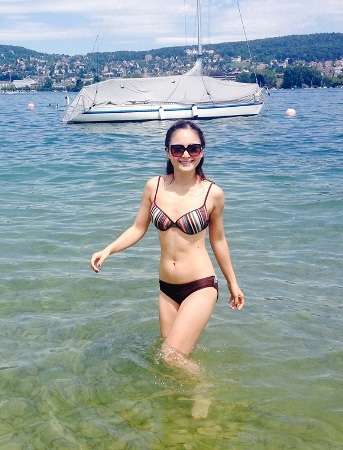 Ứng viên Đại sứ Du lịch nóng bỏng với các đường cong gợi cảm